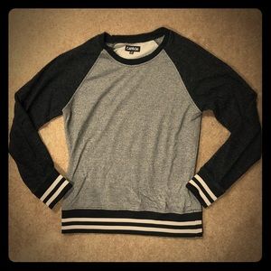 Men’s Black and Gray Crewneck Sweatshirt